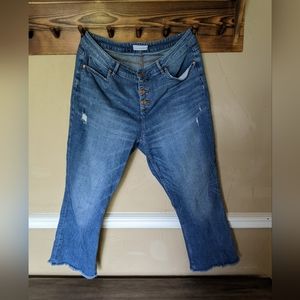 🔥3/$25🔥 Loft Curvy Flare Crop Jeans 14/ 32